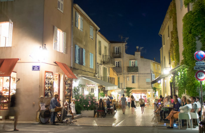 Vita notturna e viste pittoresche: Saint Tropez è da non perdere a giugno. 