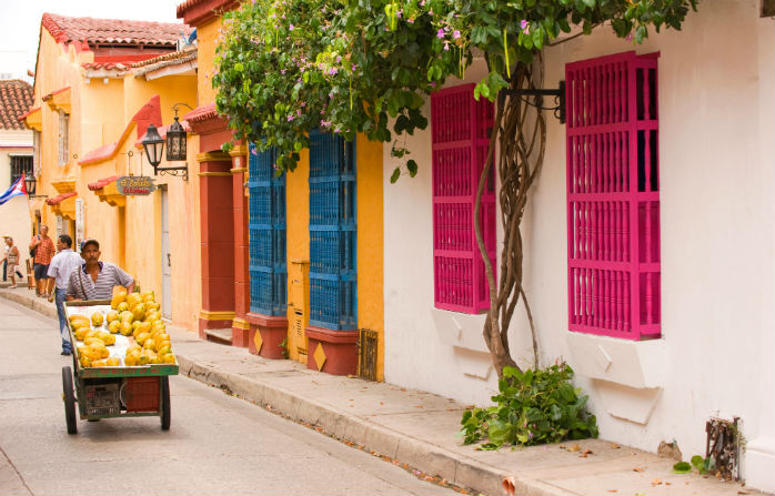 Cartagena, una delle città più storiche della Colombia, vi conquisterà con i suoi colori.