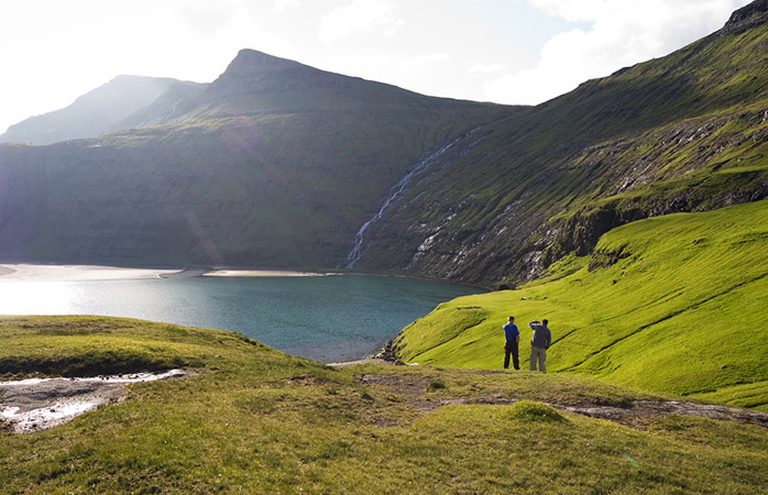Le gole rocciose e le vallate verdeggianti delle Isole Fær Øer non hanno rivali in quanto a bellezza naturale © Stig Nygaard